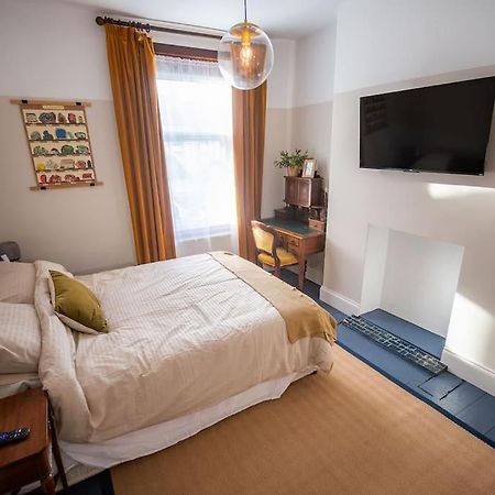 플리머스 4-Bed Botanical Retreat 빌라 외부 사진