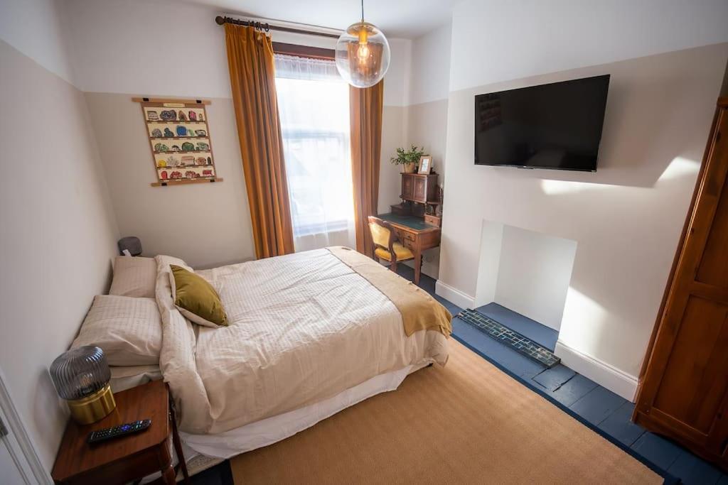 플리머스 4-Bed Botanical Retreat 빌라 외부 사진